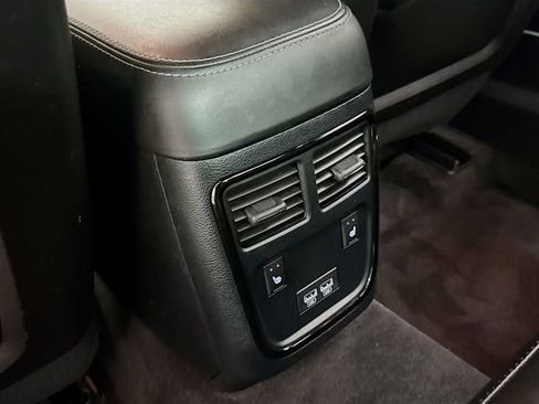 Used 2017 Dodge Charger SXT w/ AWD Premium Group image 26