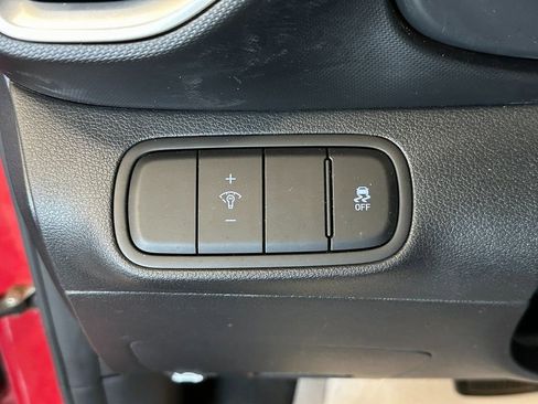 Used 2023 Hyundai Venue SE FWD image 15