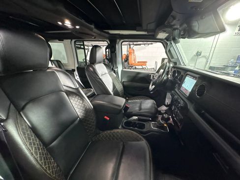 Used 2022 Jeep Wrangler Unlimited Sahara AWD/4WD image 30