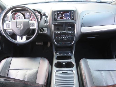 Used 2018 Dodge Grand Caravan GT image 11
