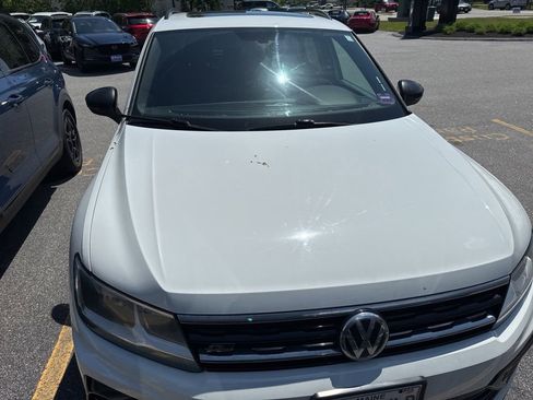 Used 2020 Volkswagen Tiguan SE R-Line AWD/4WD image 8
