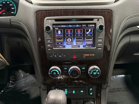 Used 2015 Chevrolet Traverse LT w/ Style and Technology Package FWD image 15