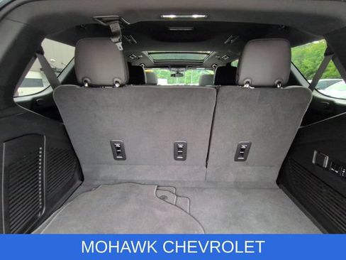 Used 2022 Chevrolet Tahoe Z71 w/ Luxury Package AWD/4WD image 28