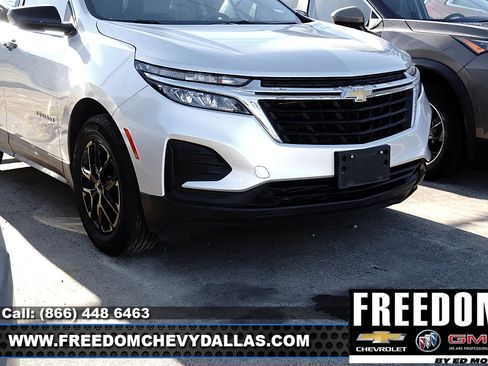 Used 2022 Chevrolet Equinox LS w/ LS Convenience Package FWD image 4