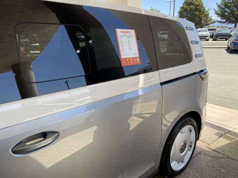 Certified 2025 Volkswagen ID. Buzz 1st Edition RWD image 58