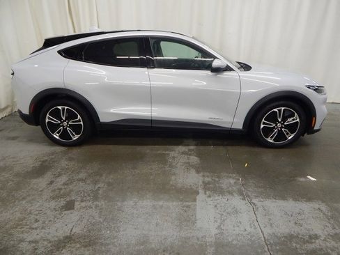 Used 2022 Ford Mustang Mach-E Select image 2