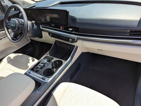 New 2026 Kia Carnival SX FWD image 12