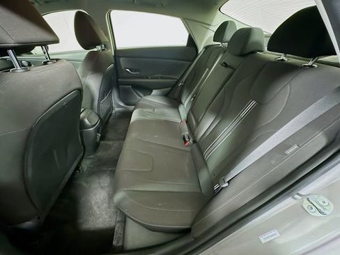 Used 2025 Hyundai Elantra SEL FWD image 23