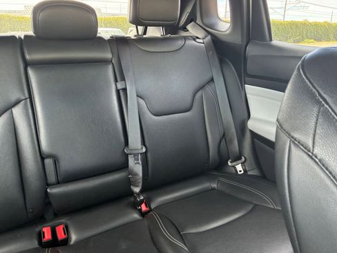 Used 2025 Jeep Compass Limited image 38