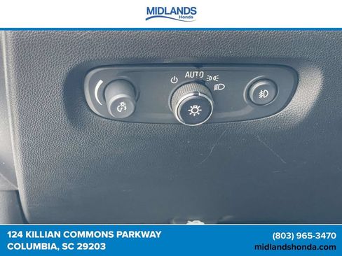 Used 2020 Chevrolet Traverse LT FWD image 19