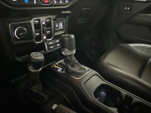 Used 2022 Jeep Wrangler Unlimited Sahara AWD/4WD image 54