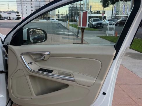 Used 2012 Volvo S60 T5 image 31