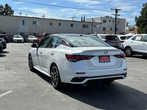 Used 2025 Nissan Sentra SR FWD image 4