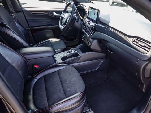 Certified 2024 Ford Escape ST-Line image 15