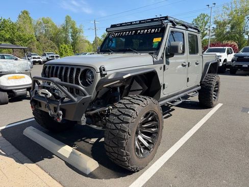 Used 2022 Jeep Gladiator Overland image 18