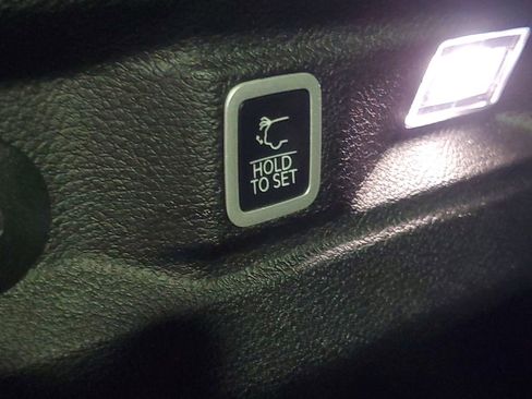 Used 2024 Jeep Grand Cherokee L Laredo w/ Luxury Tech Group I image 10