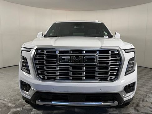 Used 2026 GMC Yukon XL Denali w/ Sun & Power Step Package AWD/4WD image 7