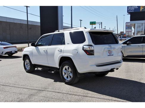 Used 2023 Toyota 4Runner SR5 Premium image 5