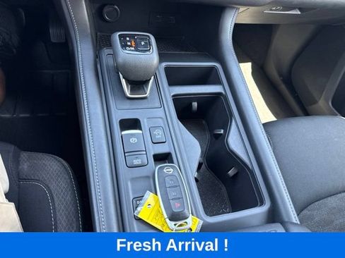 Used 2025 Nissan Pathfinder S FWD image 9