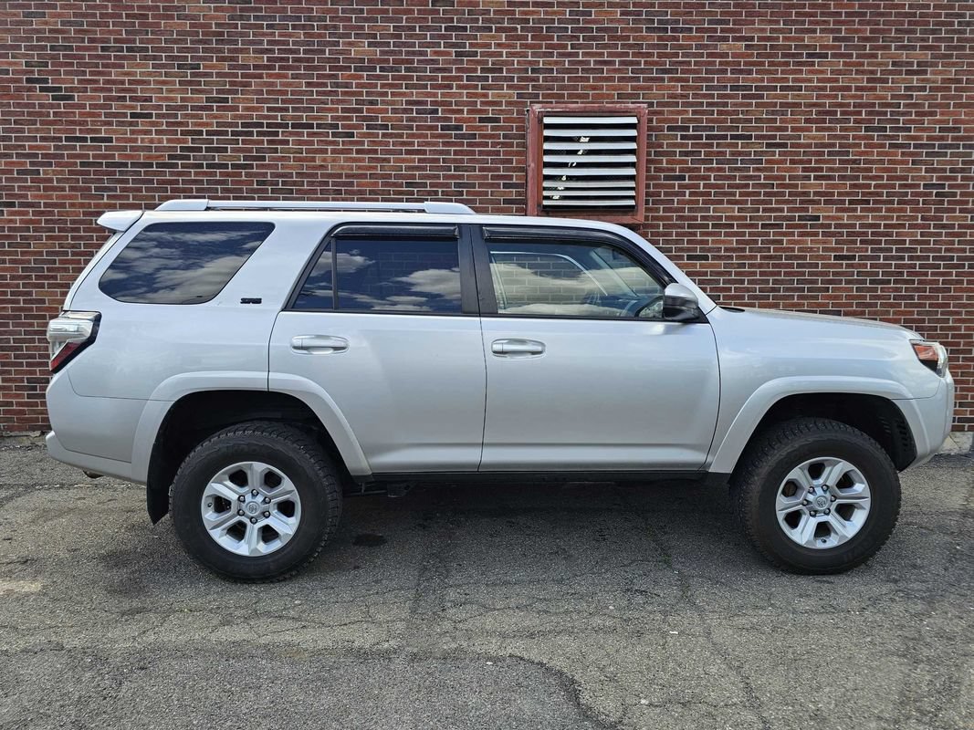 Used 2014 Toyota 4Runner SR5 AWD/4WD image 18