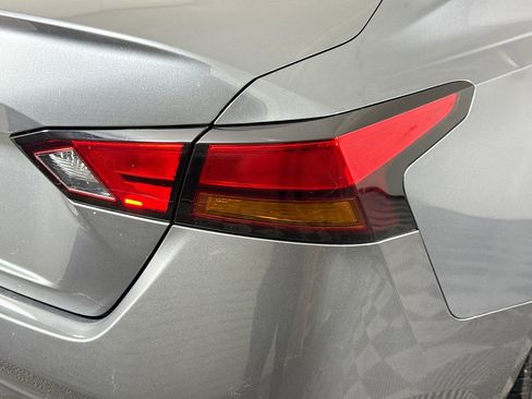 Used 2023 Nissan Altima 2.5 S FWD image 34