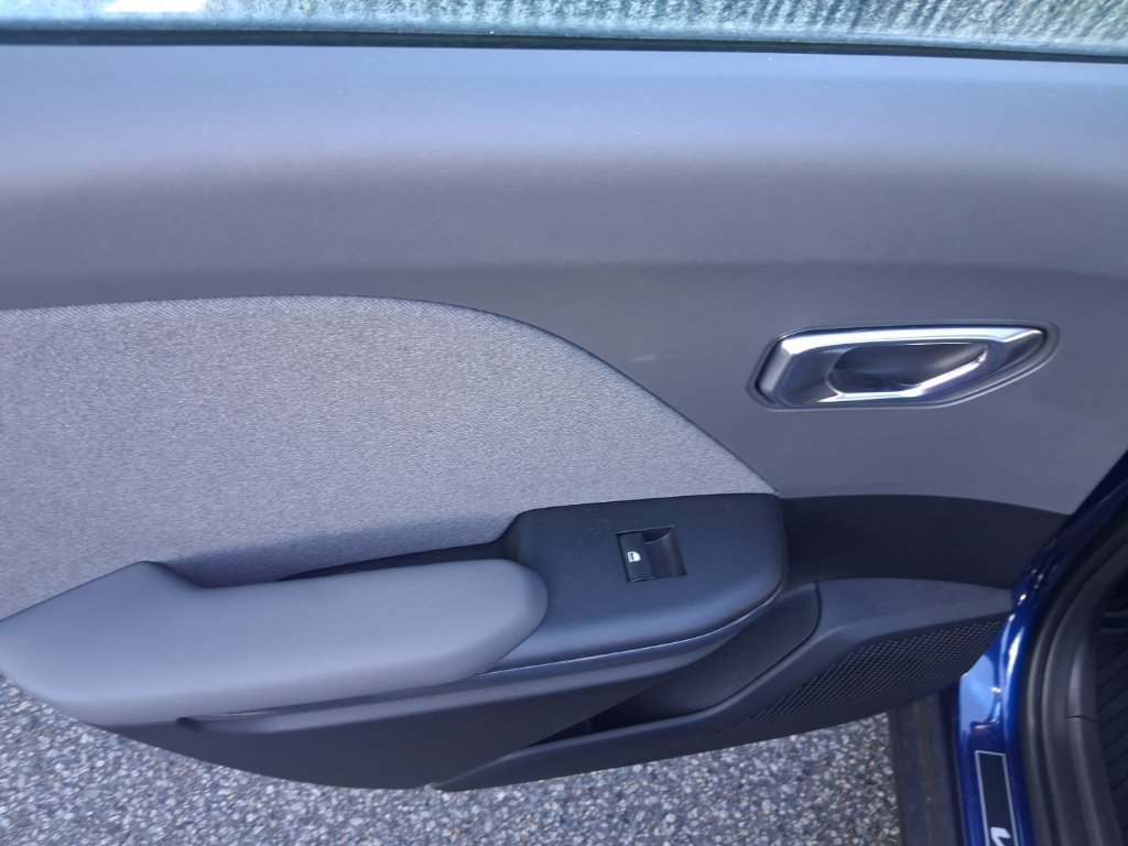 Certified 2025 Kia K4 EX FWD image 18