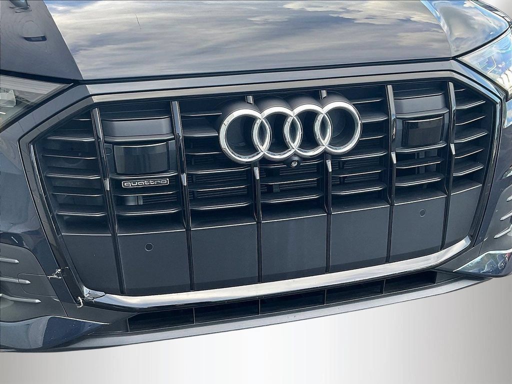 Used 2023 Audi Q7 2.0T Premium Plus w/ Premium Plus Package AWD/4WD image 32