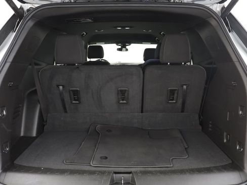 Used 2023 Chevrolet Traverse LT FWD image 18