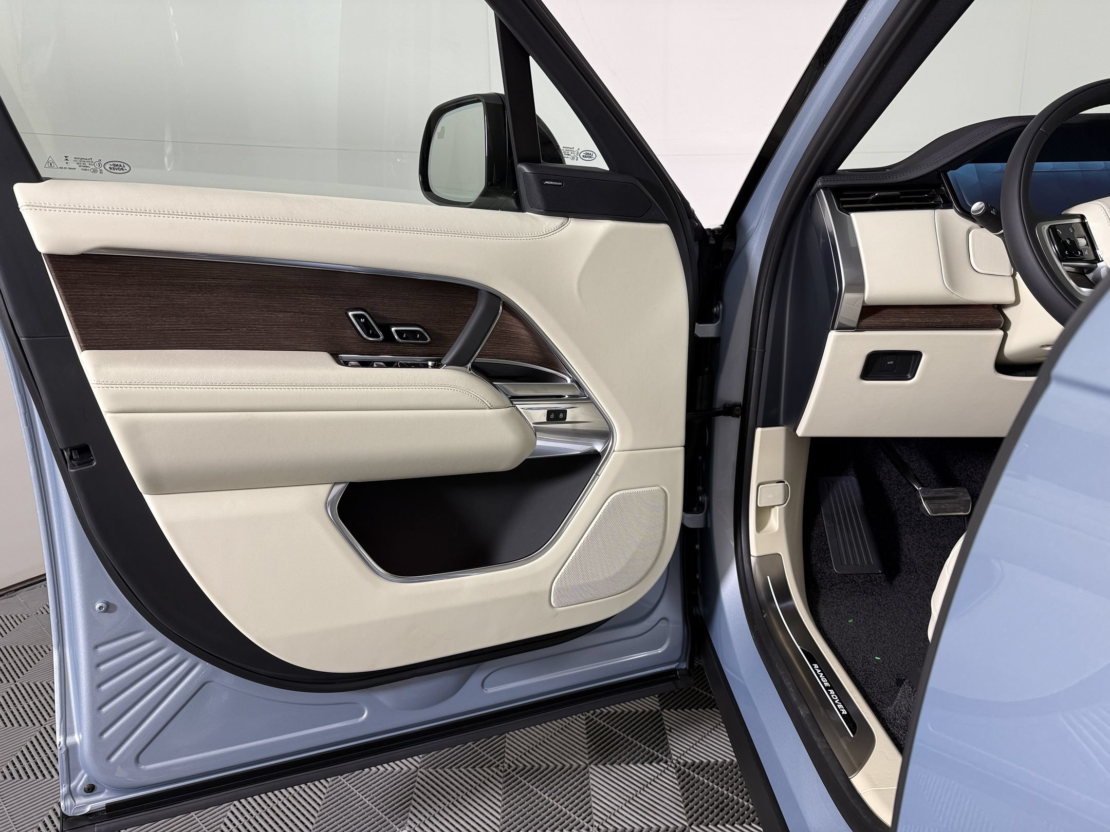 New 2027 Land Rover Range Rover SE AWD/4WD image 14
