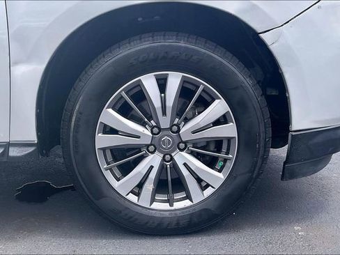 Used 2018 Nissan Pathfinder SV FWD image 9