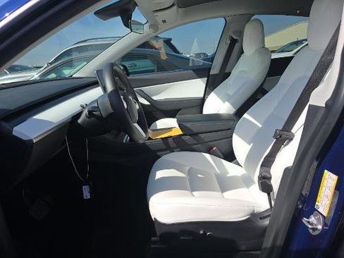 Used 2021 Tesla Model Y Long Range AWD/4WD image 4