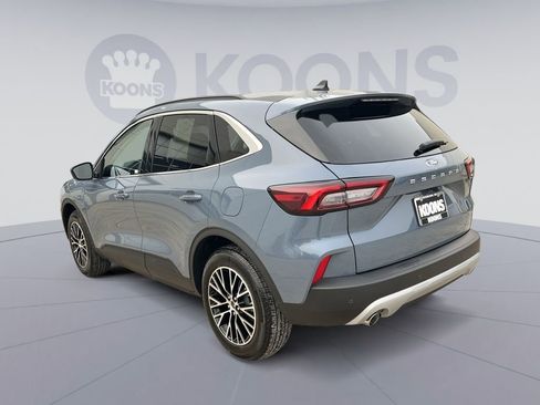 Used 2025 Ford Escape SE FWD image 4