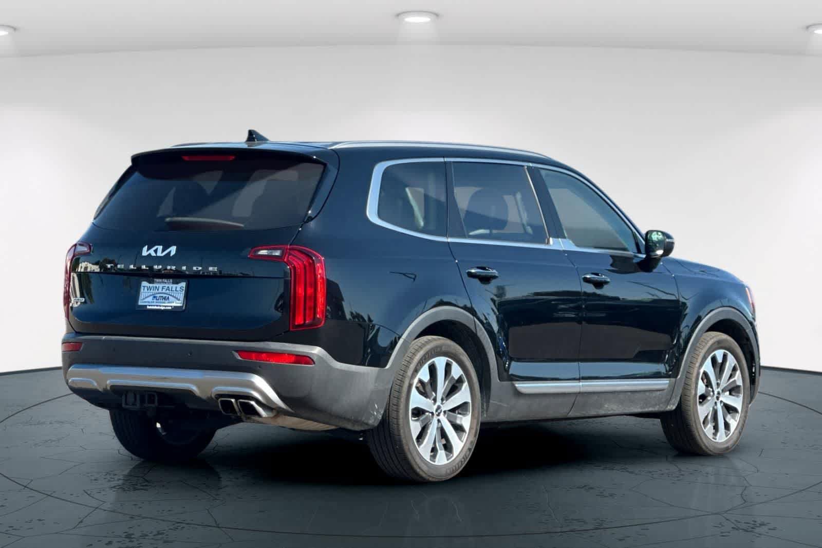 Used 2022 Kia Telluride S AWD/4WD image 2