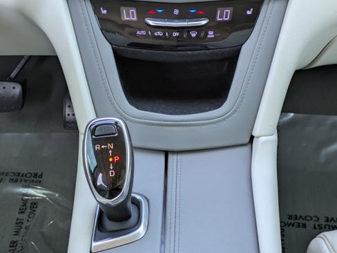 Used 2019 Cadillac XT5 Luxury FWD image 18