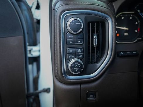 Used 2020 GMC Sierra 2500 Denali w/ Denali Ultimate Package image 16