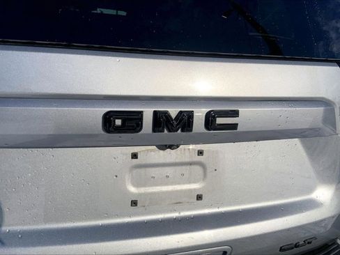 Used 2023 GMC Yukon XL SLT image 32