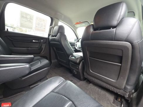 Used 2016 Chevrolet Traverse LT image 18