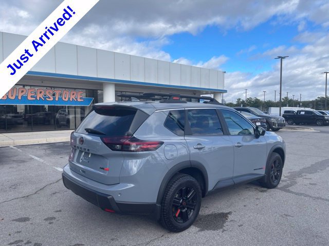 Used 2025 Nissan Rogue SV AWD/4WD image 6