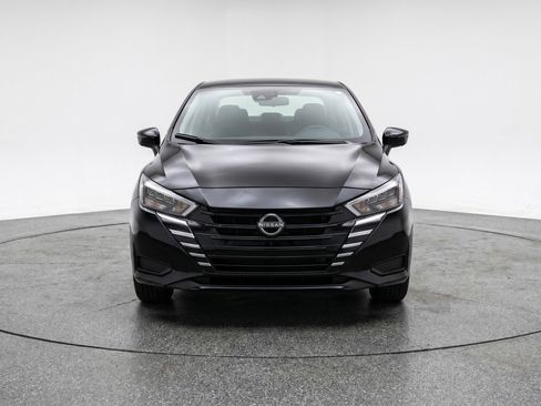 Used 2025 Nissan Versa SV FWD image 2
