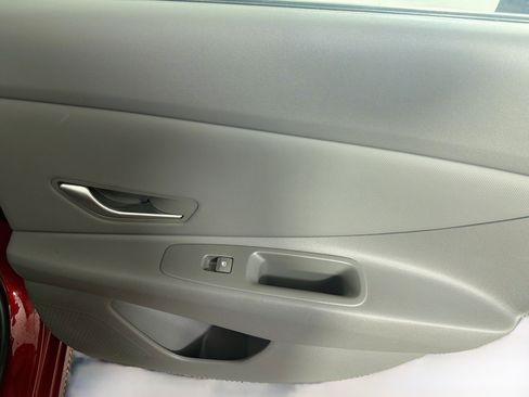 Used 2025 Hyundai Elantra SEL FWD image 30