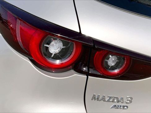 New 2026 MAZDA MAZDA3 Hatchback w/Premium Plus Pkg image 14