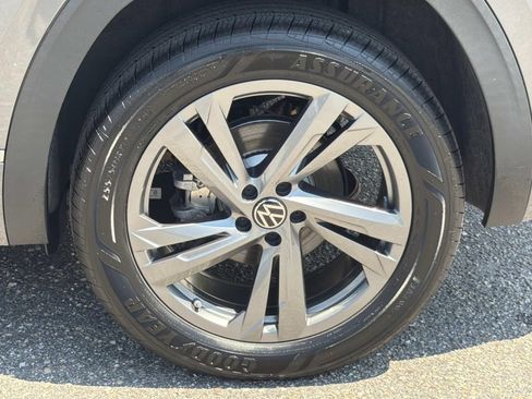 Used 2024 Volkswagen Atlas Cross Sport SEL R-Line AWD/4WD image 10
