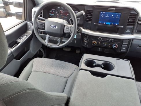 Used 2025 Ford F250 XLT AWD/4WD image 4