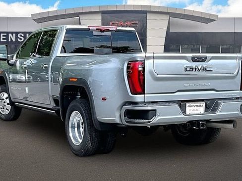 New 2026 GMC Sierra 3500 Denali Ultimate AWD/4WD image 3