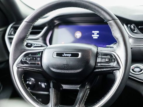 Used 2023 Jeep Grand Cherokee L Laredo image 24