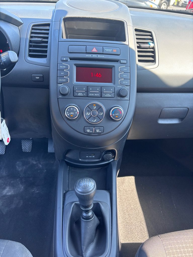 Used 2013 Kia Soul FWD image 17