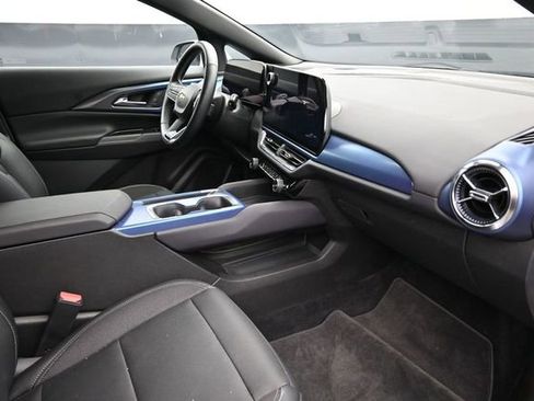 Used 2025 Chevrolet Equinox EV LT w/ Convenience Package FWD image 16