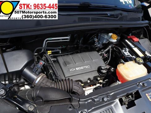 Used 2019 Chevrolet Trax LT w/ Sun & Sound Package AWD/4WD image 25