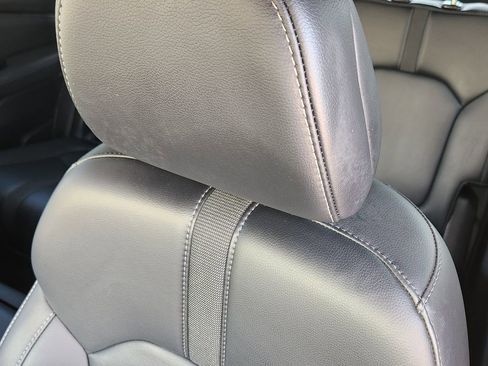 Used 2023 Honda Pilot Touring image 14