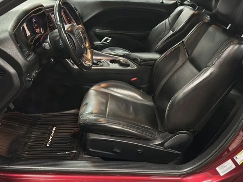 Used 2018 Dodge Challenger SXT Plus image 9
